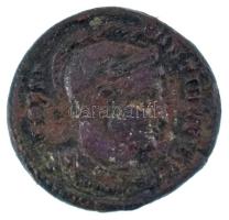 Római Birodalom / Ticinum / I. Constantinus 319-320. AE Follis (3,05g) T:XF,VF Roman Empire / Ticinum / Constantine I 319-320. AE Follis &quot;CONST-ANTINVS AVG / VIRTVS EXERCIT - VOT XX - PT&quot; (3,05g) C:XF,VF RIC VII 114