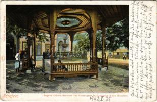 1902 Sarajevo, Begova Dzamia Brunnen im Hintergrunde Eingang in die Moschee / mosque, fountain