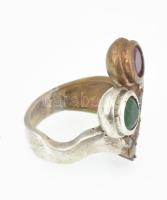 Ezüst(Ag) gyűrű színes kövekkel kirakva, jelzett, méret: 54, bruttó: 12,7 g