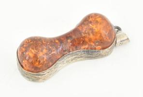 Ezüst(Ag) medál borostyánnal, jelzett, h: 4 cm, bruttó: 7,3 g