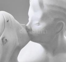 Világhy Árpád: Csók. Jelzés nélkül, kis kopással, m: 26 cm