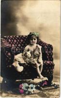 1915 Little girl with cat, 1915 Kislány macskával