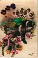 1930 Üdvözlőlap autóban ülő kisgyerekekkel / Greetings with babies in automobile (EK)