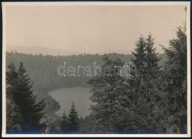 cca 1910 Szent Anna-tó, Erdély, Erdélyi Mór (1866-1934) felvétele, hátulján feliratozva, 11,5×16 cm / Lacul Sfânta Ana, vintage photo by Mór Erdélyi, 16×11,5 cm