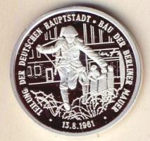 NSZK 1989. "A béke diadala - a berlini fal megépítése" Ag 8,5g T:PP
