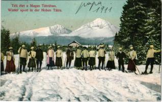 1911 Tátra, Magas-Tátra, Vysoké Tatry; téli élet, síelők csoportja / winter sport, skiing group