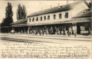 1905 Kiskapus, Kis-Kapus, Kleinkopisch, Copsa Mica; Vasútállomás. Fritz Guggenberger kiadása / Bahnhof / railway station