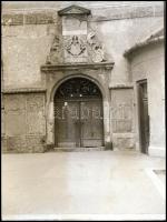 cca 1940-1950 Kassai részletek, Országzászló, piac, irredenta jelkép, épületek, kb. 16 db 6×9-es neg...