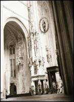 cca 1940-1950 Kassai részletek, Országzászló, piac, irredenta jelkép, épületek, kb. 16 db 6×9-es neg...