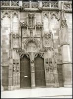 cca 1940-1950 Kassai részletek, Országzászló, piac, irredenta jelkép, épületek, kb. 16 db 6×9-es neg...