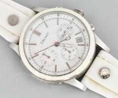 DKNY karóra. Kvarc,dátumkijelzéssel, három segédkörrel, számlap d: 32 mm