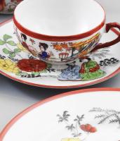 12 darabos antik japán porcelán tétel: teakiöntő, tányér, csészealjak, csészék. Klf jelzéssel, kis k...