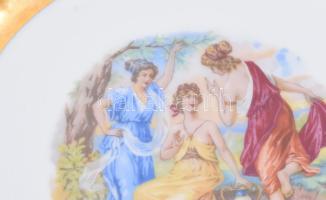 Pocelaine Fine de Bohéme csehszlovák historizáló dísztál. Jelzett, kis kopással, d: 25 cm