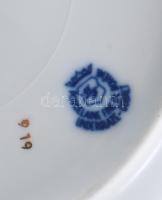 Pocelaine Fine de Bohéme csehszlovák historizáló dísztál. Jelzett, kis kopással, d: 25 cm