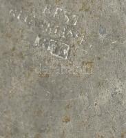 Antik angol ón edény, alján jelzett: Best Britannia Metal, kupakkal, m: 11 cm