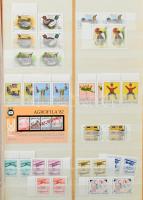 1988-1991 Dupla gyűjtemény 10 lapos könyvkötészeti berakóban, több bélyeg betapadt