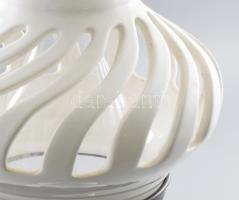 Petróleumlámpa. Mázas kerámia, jó állapotban, m: 49 cm