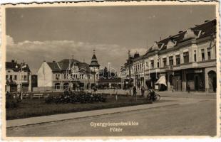 1940 Gyergyószentmiklós, Gheorgheni; Fő tér, Coloman Lázár, Csiky és Bartis Alexandru üzlete, Brosz Alfons gyógyszertára / main square, shops, pharmacy. photo (fl)