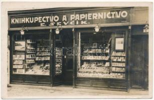 Trencsén, Trencín; Knihkupectvo a papiernictvo E. Sevcík / könyvkereskedés és írószer üzlet / book and paper shop. Foto Schwartz photo