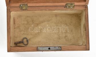 Régi fa persely / ládika, fémveretekkel, kulccsal (nem zár megfelelően), 15,5x8,5x7 cm