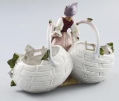 19. sz., nő kosárral kínáló, jelzett, sérült, 25x18 cm