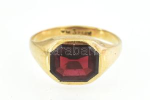 14K arany (Au) pecsétgyűrű onix kővel, jelzett. br 5,98 g m: 58,