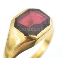 14K arany (Au) pecsétgyűrű onix kővel, jelzett. br 5,98 g m: 58,