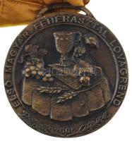 2005. "Első Magyar Fehérasztal Lovagrend" öntött bronz emlékérem nyakszalaggal T:XF