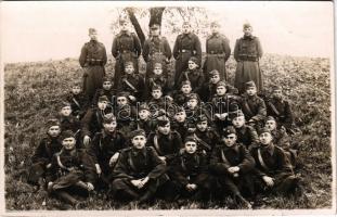 1931 Terezín, Theresienstadt; Czech military, group of soldiers. Foto Zeiberdlich photo