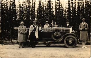 1930 Ungvár, Uzshorod, Uzhhorod, Uzhorod; autós kirándulás hölgyekkel / automobile trip with ladies. photo