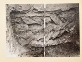 Régészeti feltárás ismeretlen helyszínen, 10 db fotó, lapokra kasírozva, 17,5x12,5 cm