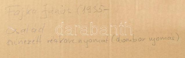 Fajka János (1935): Család. Színezett rézkarc, papír, jelzés nélkül, üvegezett fakeretben. 25×23 cm