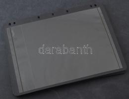 24 db 1-es és 2-es osztású fekete berakólap