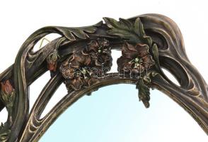 Szecessziós stílusú, plasztikus nőalakkal díszített modern tükör, dekoratív keretben, asztalon kitám...