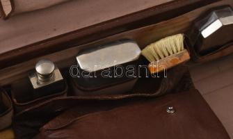 Antik bőr utazó koffer, kiegészítőkkel, sérülésekkel, 45x29x12 cm