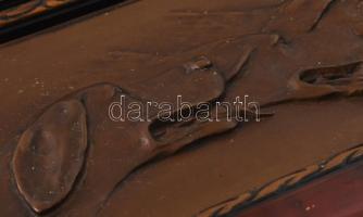 Vadászkutyák. Bronz plakett, sérült fa keretben, jelzés nélkül, 14x29 cm, kerettel 30x46 cm