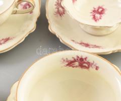 Rosenthal lilavirágos 10 darabos kávés-teás tétel: csészék, alátétek, cukros tálka. Jelzett, kis kop...