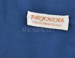 Sötétkék Pashmina stóla/sál, jelzett (70% kasmír, 30% selyem), kb. 200x68 cm