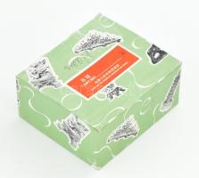 12 db kínai jáde kakas figura, eredeti dobozában egyenként m: 4 cm