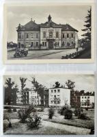 Kb. 200 db MODERN magyar város képeslap albumban, főleg az 1950-es évekből / Cca. 200 MODERN Hungari...
