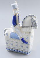 Hollóházi Háry János. Terv.: Veress Miklós. Kézzel festett, jelzett, hibátlan, m: 26,5 cm