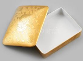 Hutschenreuther teljesen aranyozott virágmintás bonbonier. Jelzett, kis kopással, 12,5x10 cm