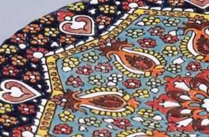 Mázas kerámia dísztál, kézzel festett, kis kopásnyomokkal, d: 25 cm