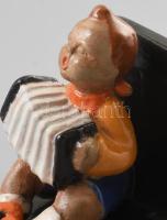 Komlós kislány könyvtámasz, kézzel festett mázas kerámia, jelzett, kis restaurálással, m: 15x11x8 cm