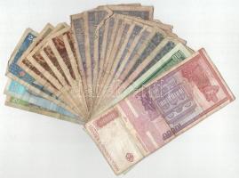 20db-os vegyes, gyenge tartású, nagyrészt külföldi bankjegy tétel, közte Románia, Csehszlovákia, Szl...