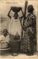 1920 Senegal, Pileuse de Couscous / African folklore, Couscous pounder, 1920 Afrikai folklór, kuszkusz döngölő.