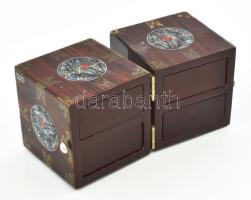 Kínai ékszertartó doboz fiókos. Lakkozott fa, réz veretekkel. Gyöngyház színű festéssel. Két kockába...