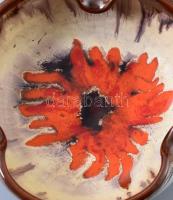 Horváth Magdolna (1929 - ): Dísztál. Jelzett, kis pattogzással, d: 14,5 cm