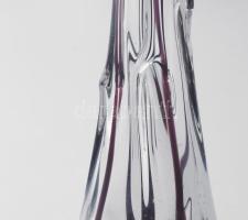 Nagyméretű cseh üvegváza, anyagában csíkozott színezéssel, kis kopással, jelzés nélkül, m: 46,5 cm