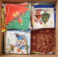 Szalvétagyűjtemény, nagyobb doboznyi, sokféle mintával, közte Disney figurák (Mickey egér, Donald kacsa), karácsonyi, éttermi-szállodai, stb.